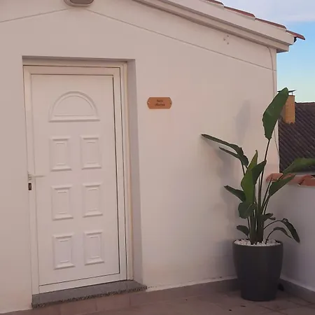 Mar *